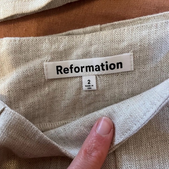 Reformation Cleo Linen Two Piece in Light Beige
Size2 - Picture 6 of 7
